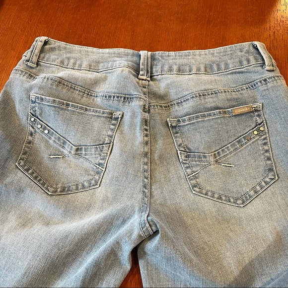 Chicos So Slimming roll up denim crops - Picture 2 of 5